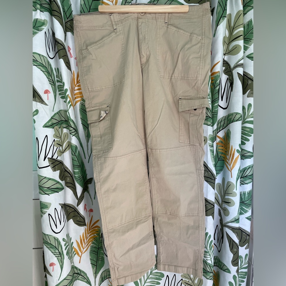 L.L. Bean Women's Stretch Cargo Pants, Mid-Rise Straight-Leg khaki size 16